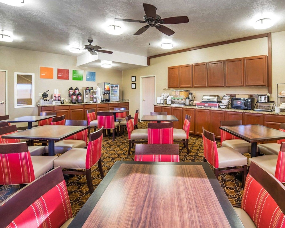 Comfort Inn Elko 24/33