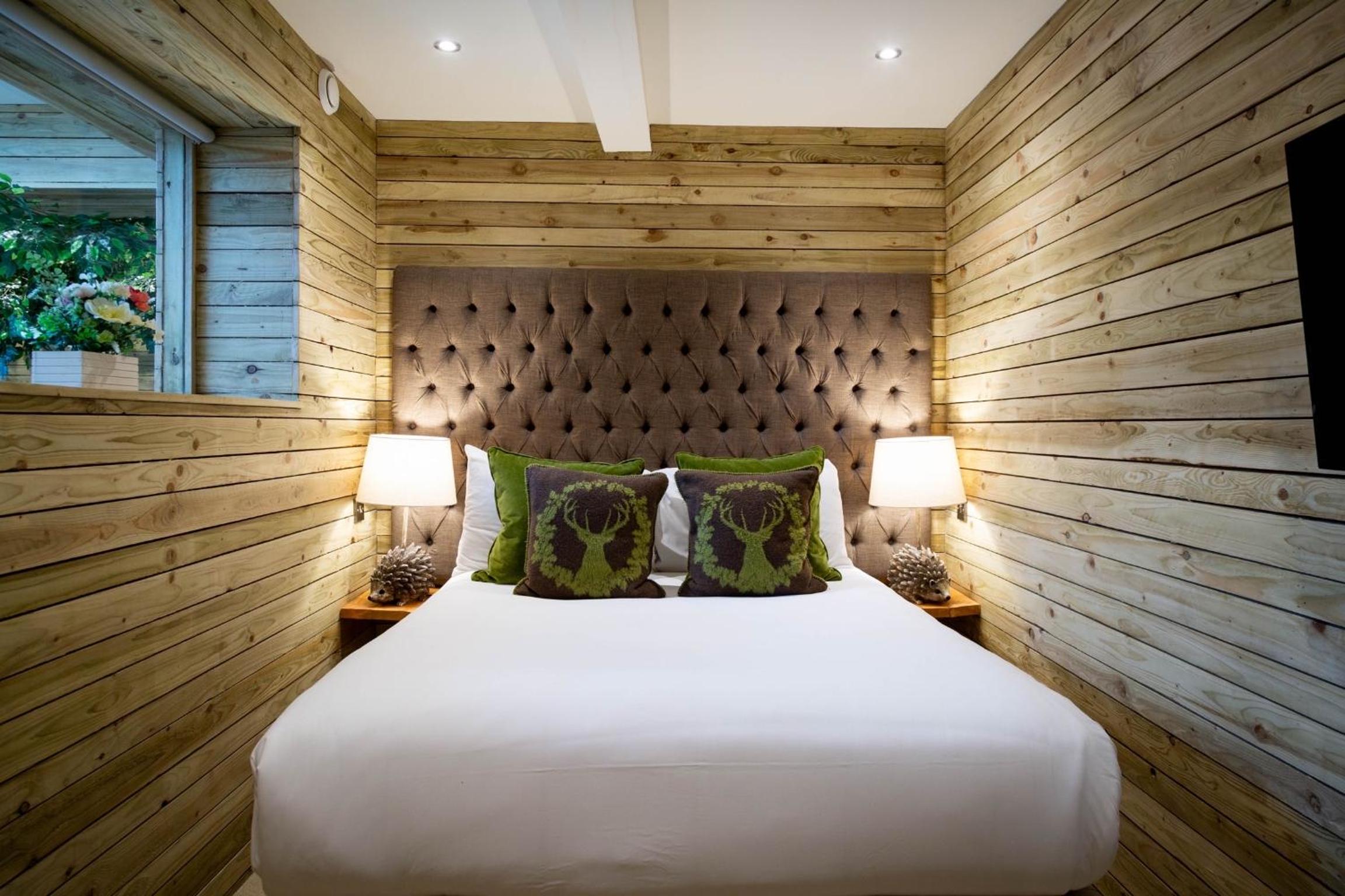 2 Bedrooms, Tree House, Apartment