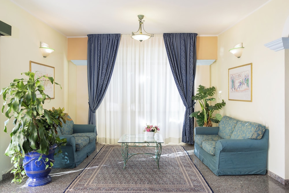 Hotel Maria Rosaria 55/62