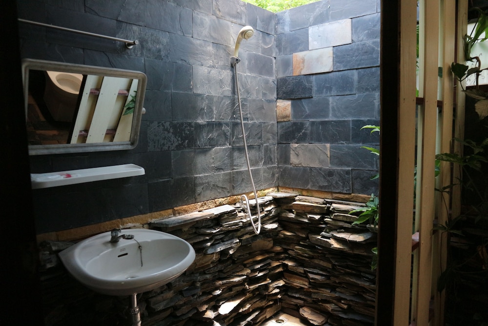 Rabiangnam Resort 50/50