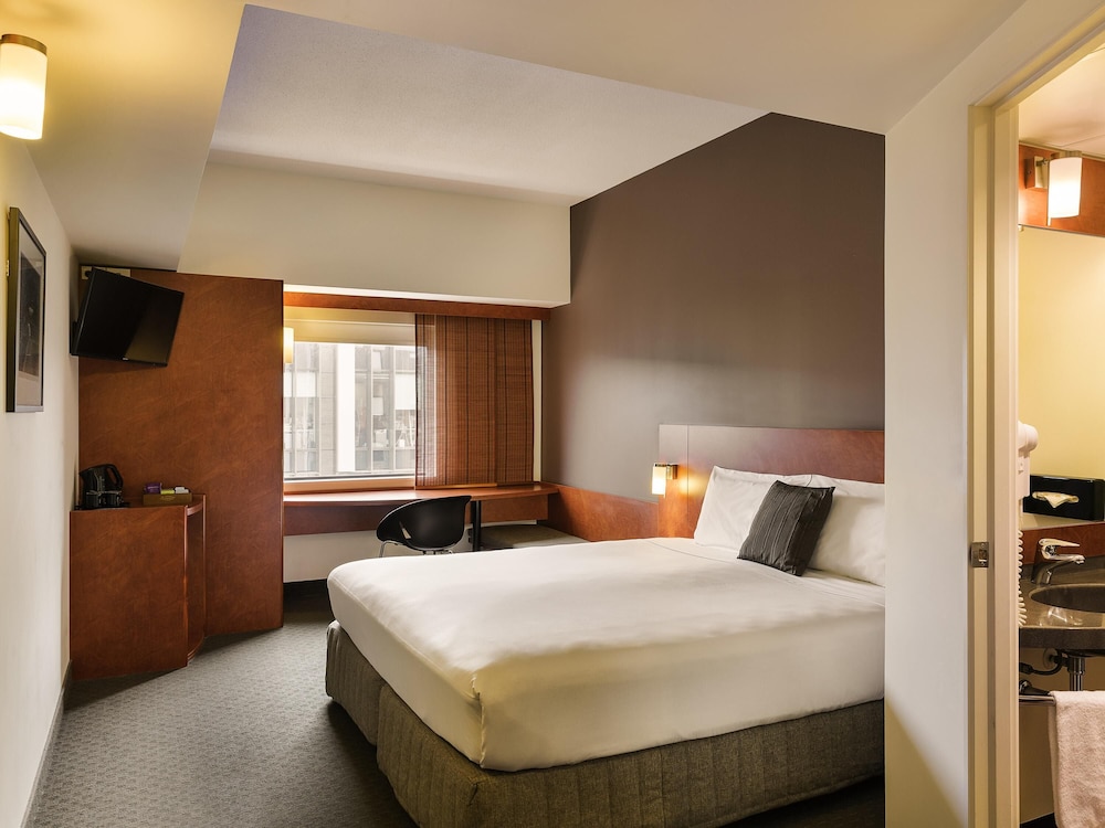 IBIS CHRISTCHURCH 16/60