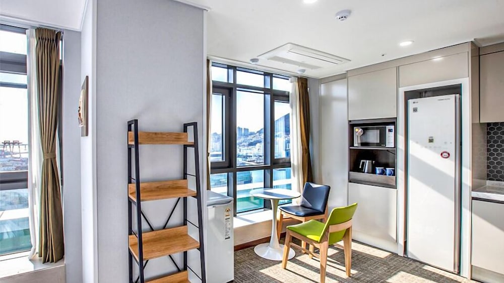 Griffin Bay Hotel 36/50