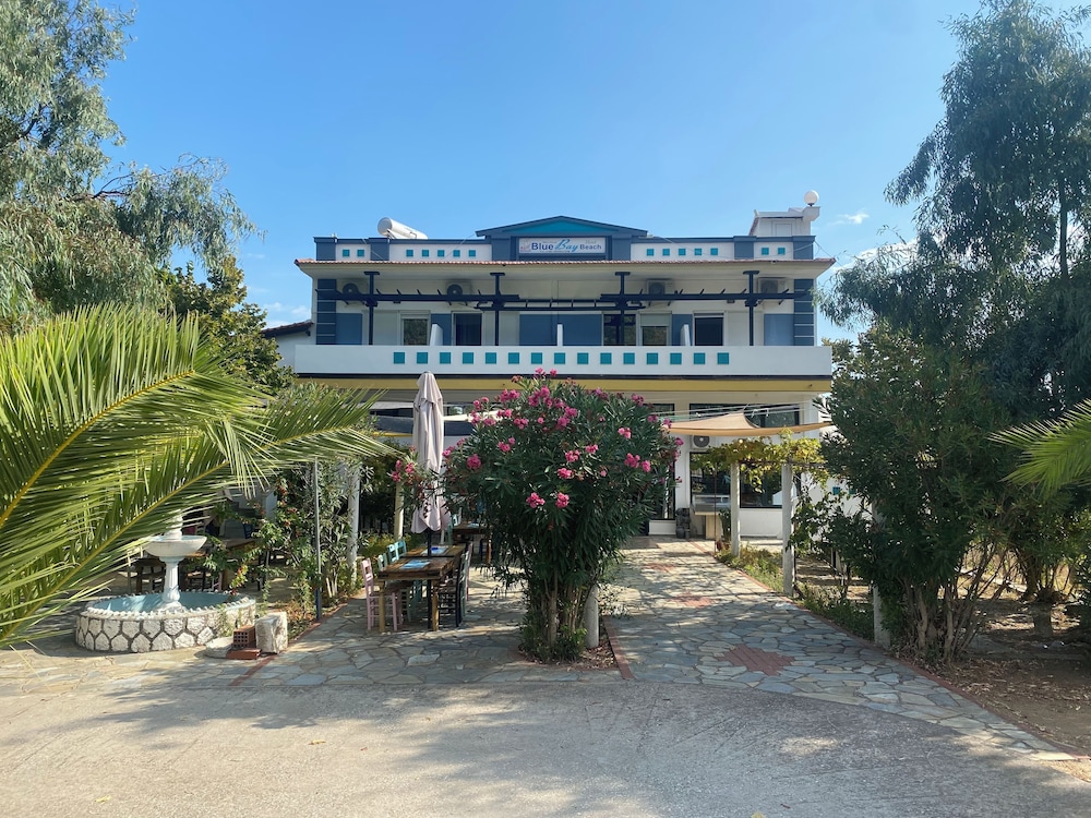 Blue Bay Beach Hotel 3/50