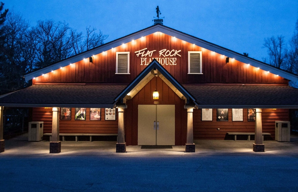 Mountain Inn & Suites Flat Rock 4/53