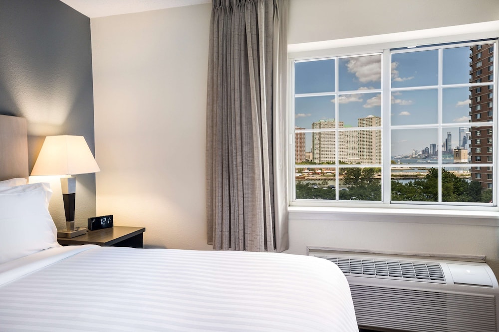 Sonesta Simply Suites Jersey City 18/42