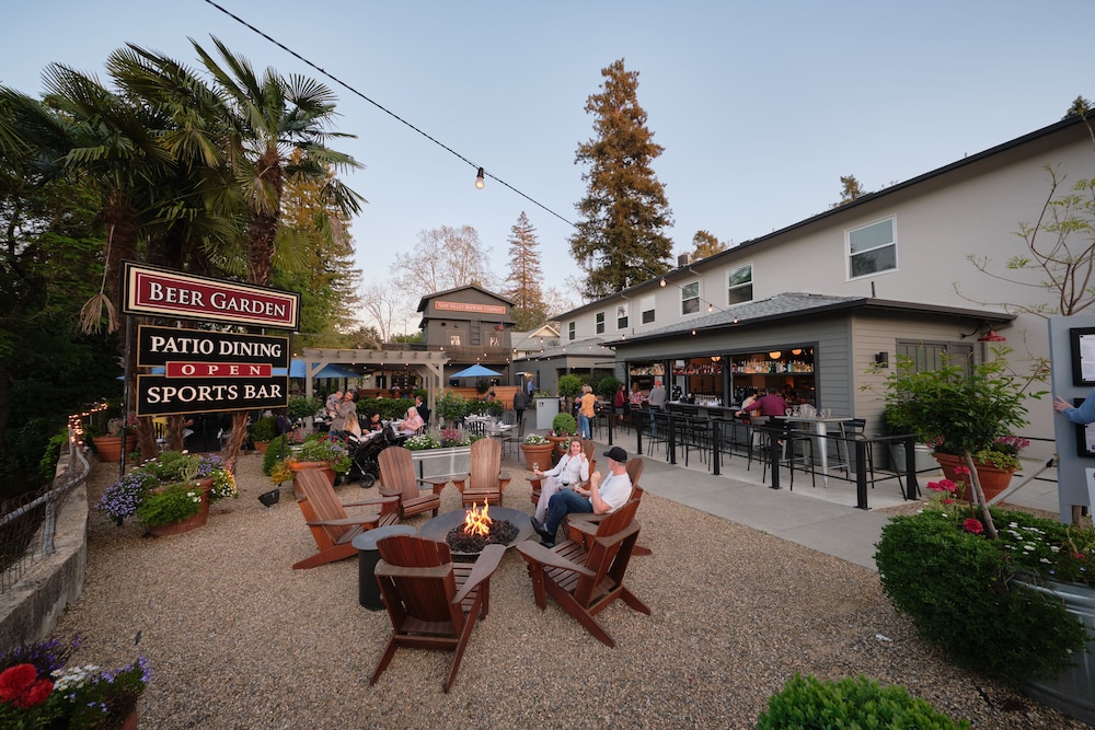 Calistoga Inn Restaurant And Brewery 50/69