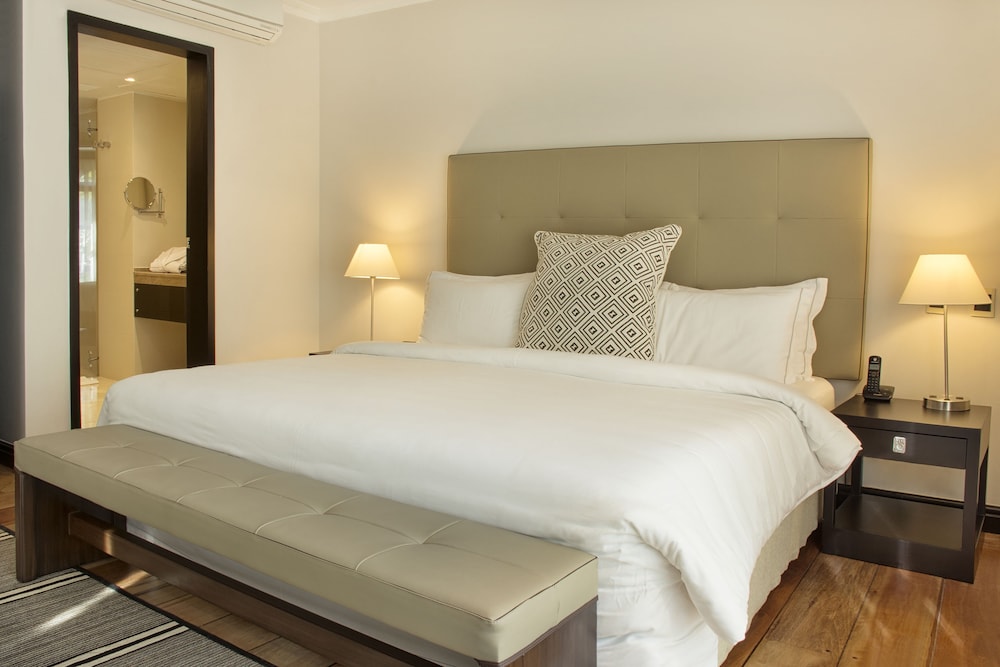 SUPERIOR, QUEEN BED