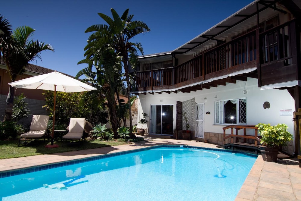 Boma Lodge 25/26