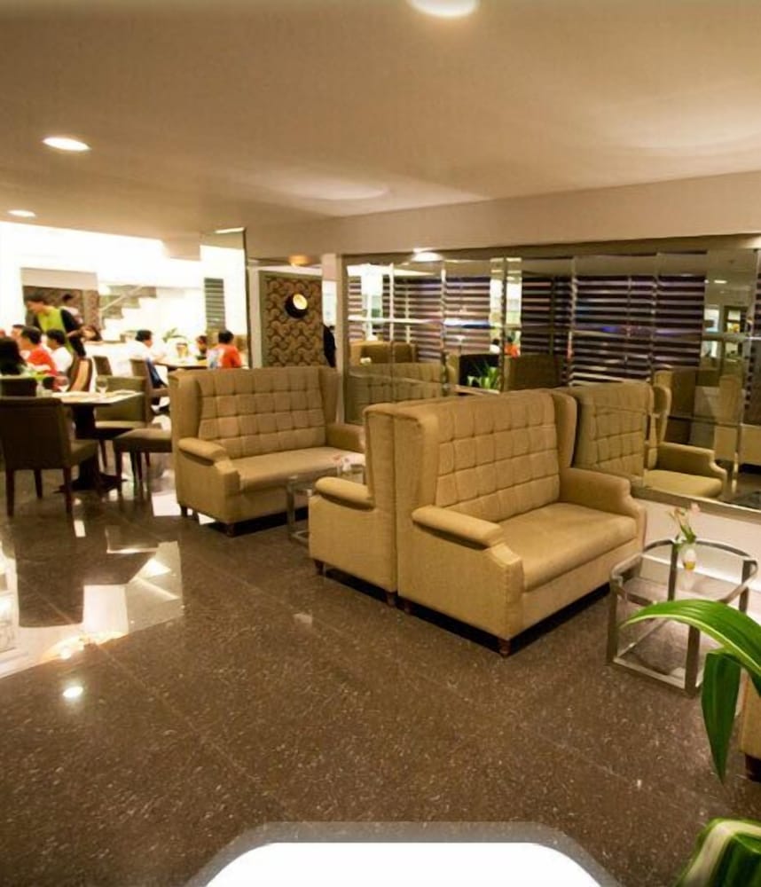 Hotel St. Ellis 41/64