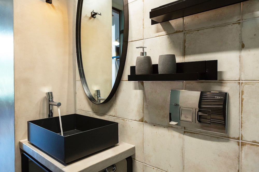 The Foundry Suites Athens 48/50