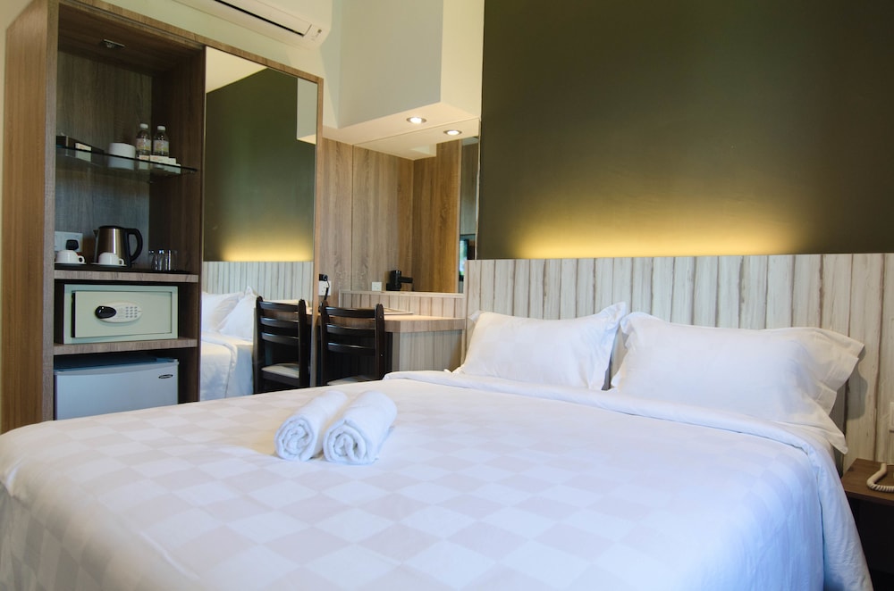 Mornington Hotel Soon Choon 25/36