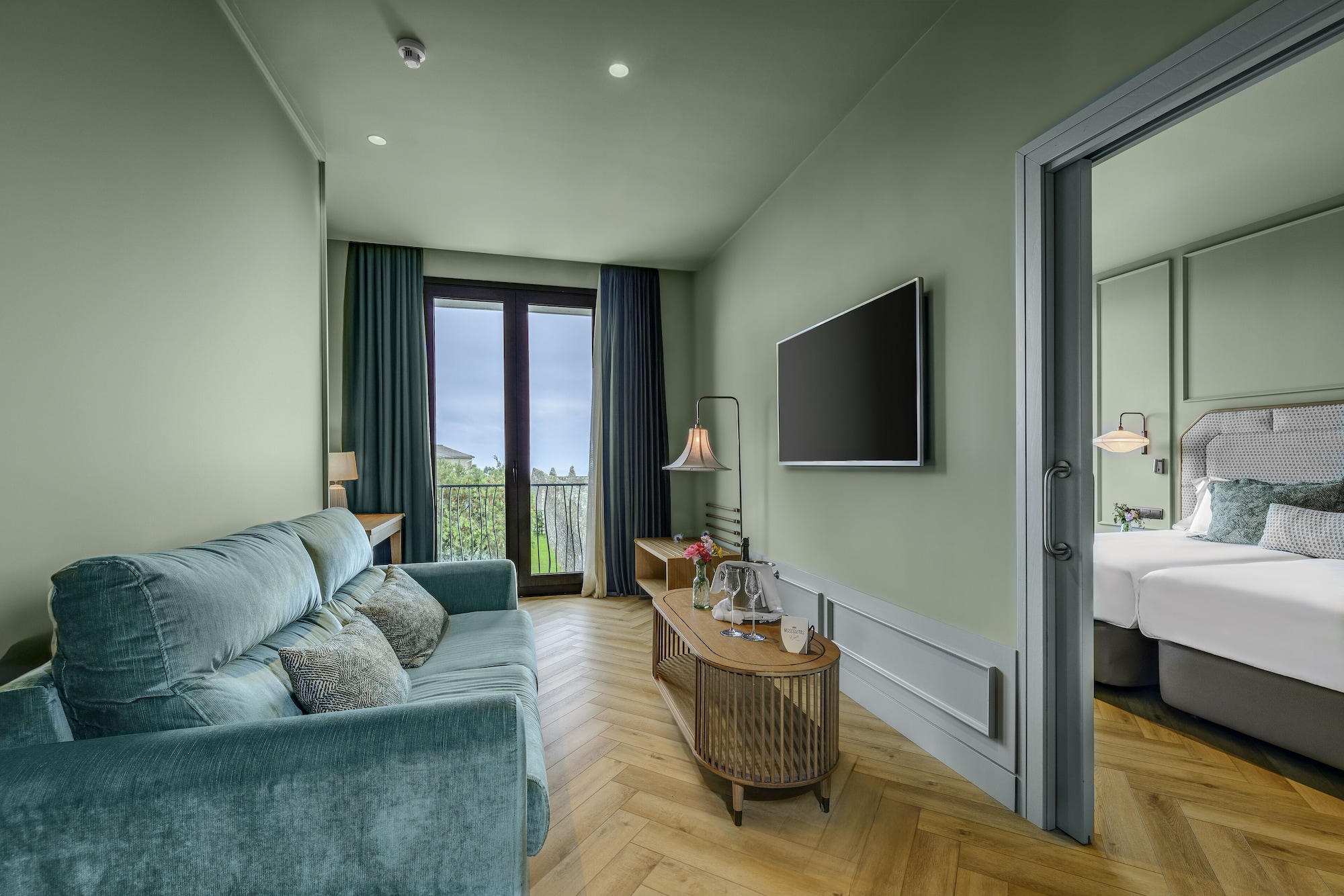 Suite, King Bed