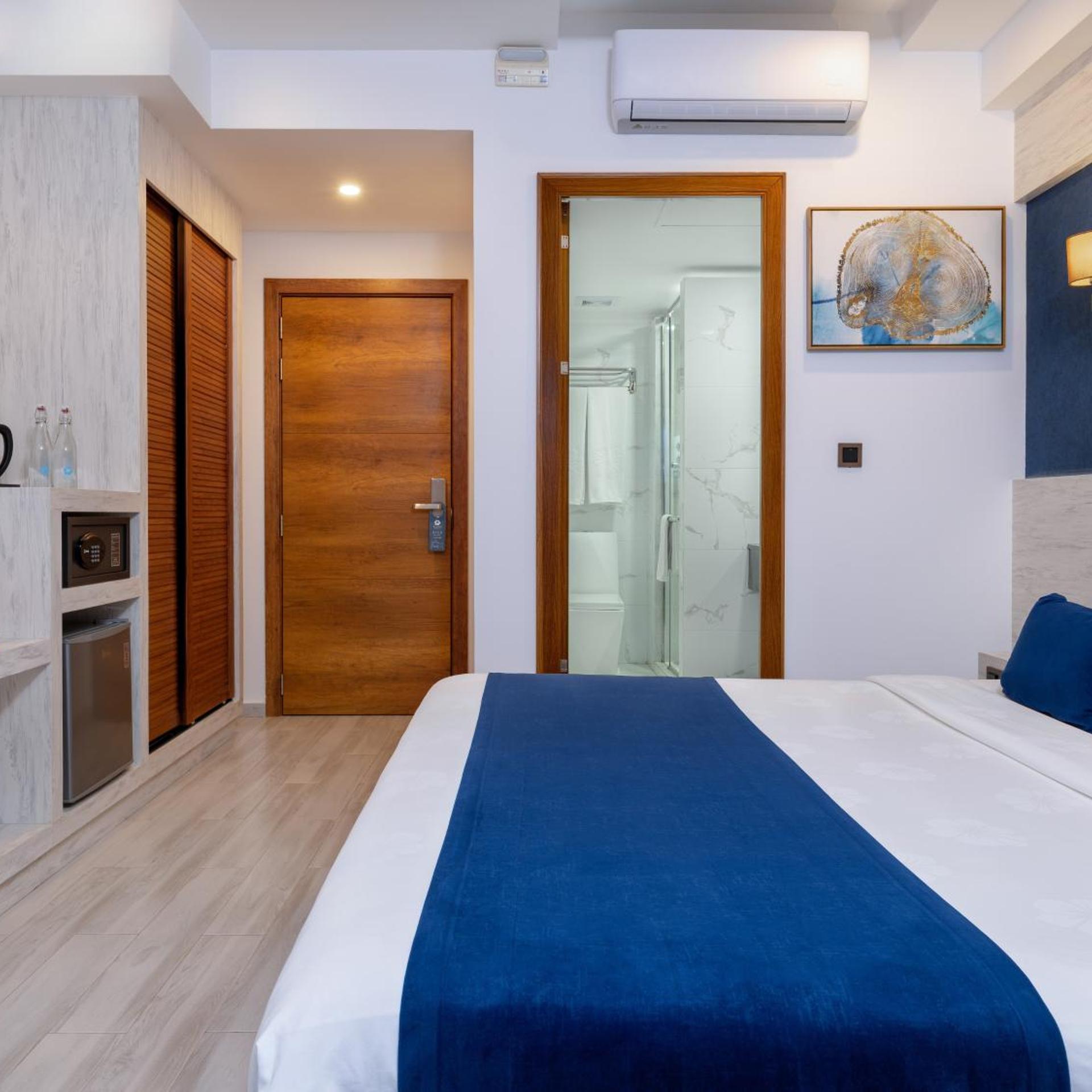 Deluxe Double Room Seaview with Balcony-Transfer Included, Kaani Palm Beach 6/6