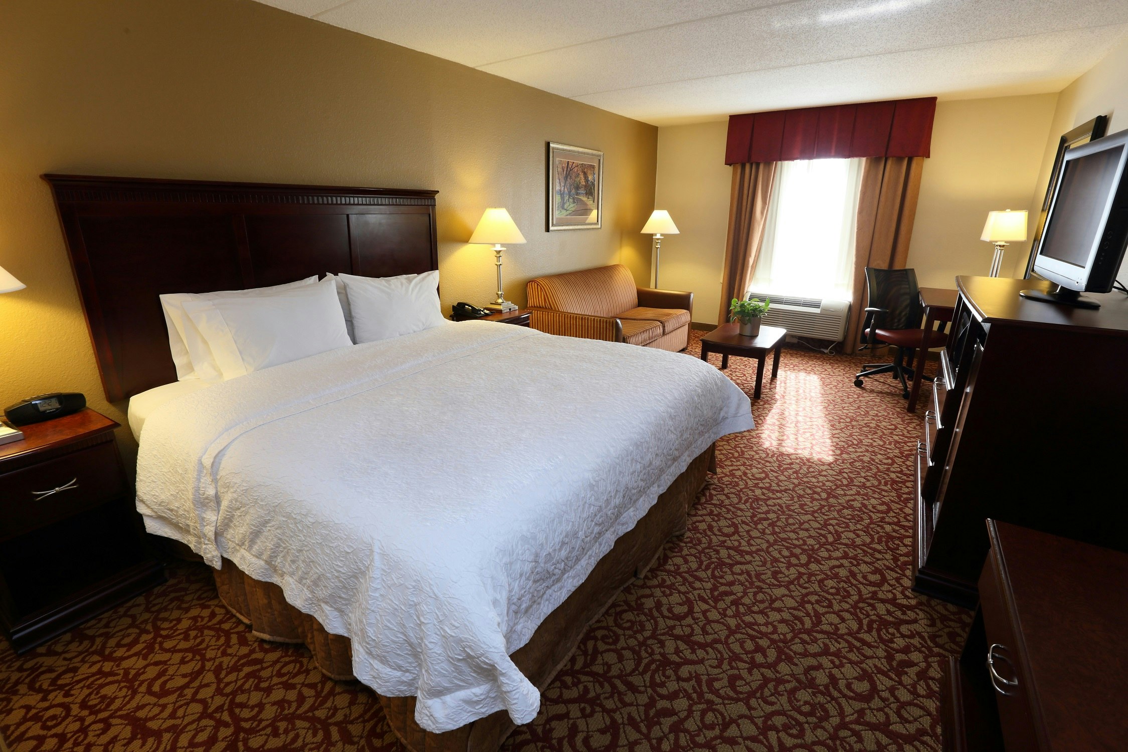 Hampton Inn & Suites Charlottesville-At the University 9/50