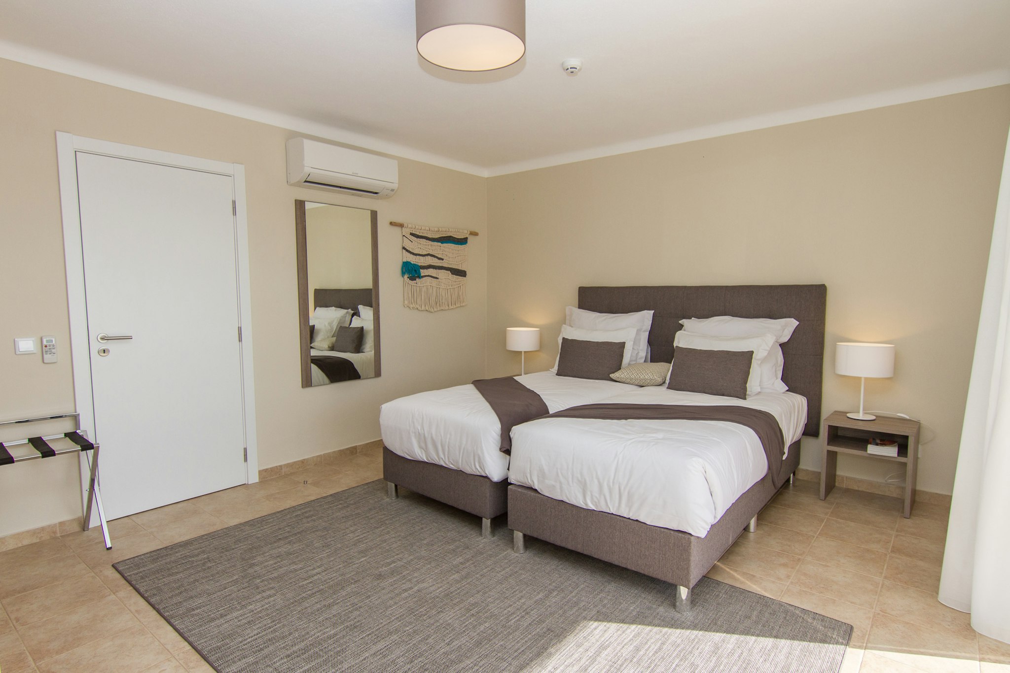 Apartment 6/10