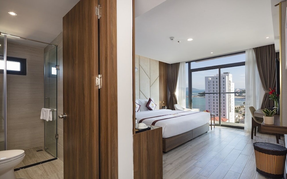 Senia Hotel 50/50