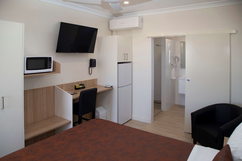 Econo Lodge Park Lane 17/29