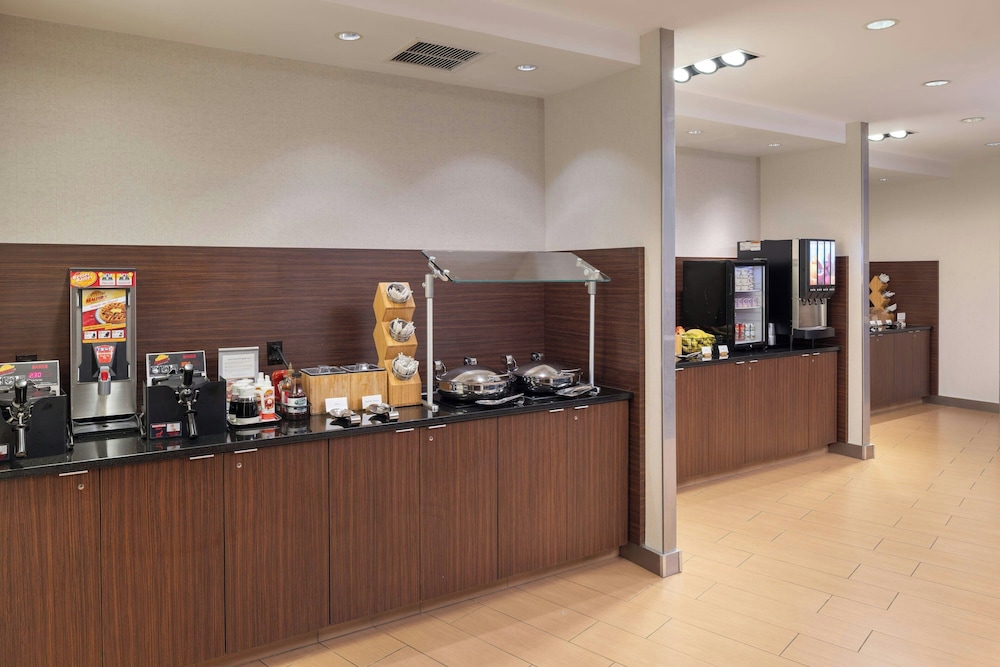 Fairfield Inn Suites Springfield Northampton Amherst 11/52