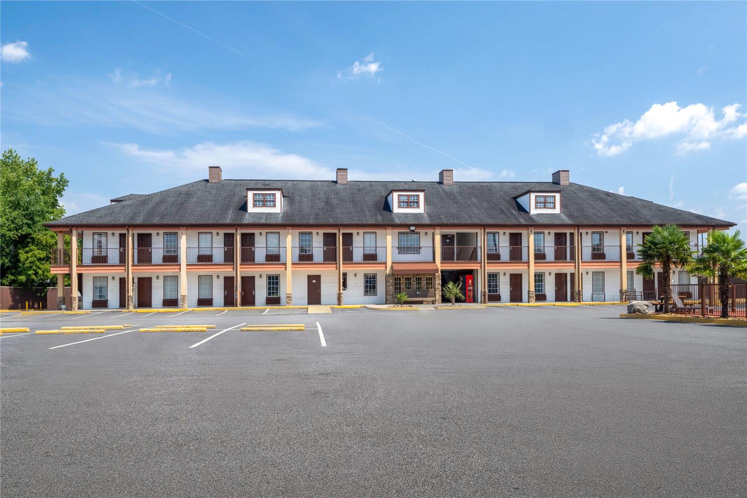 Baymont by Wyndham Commerce GA Near Tanger Outlets Mall 4/17