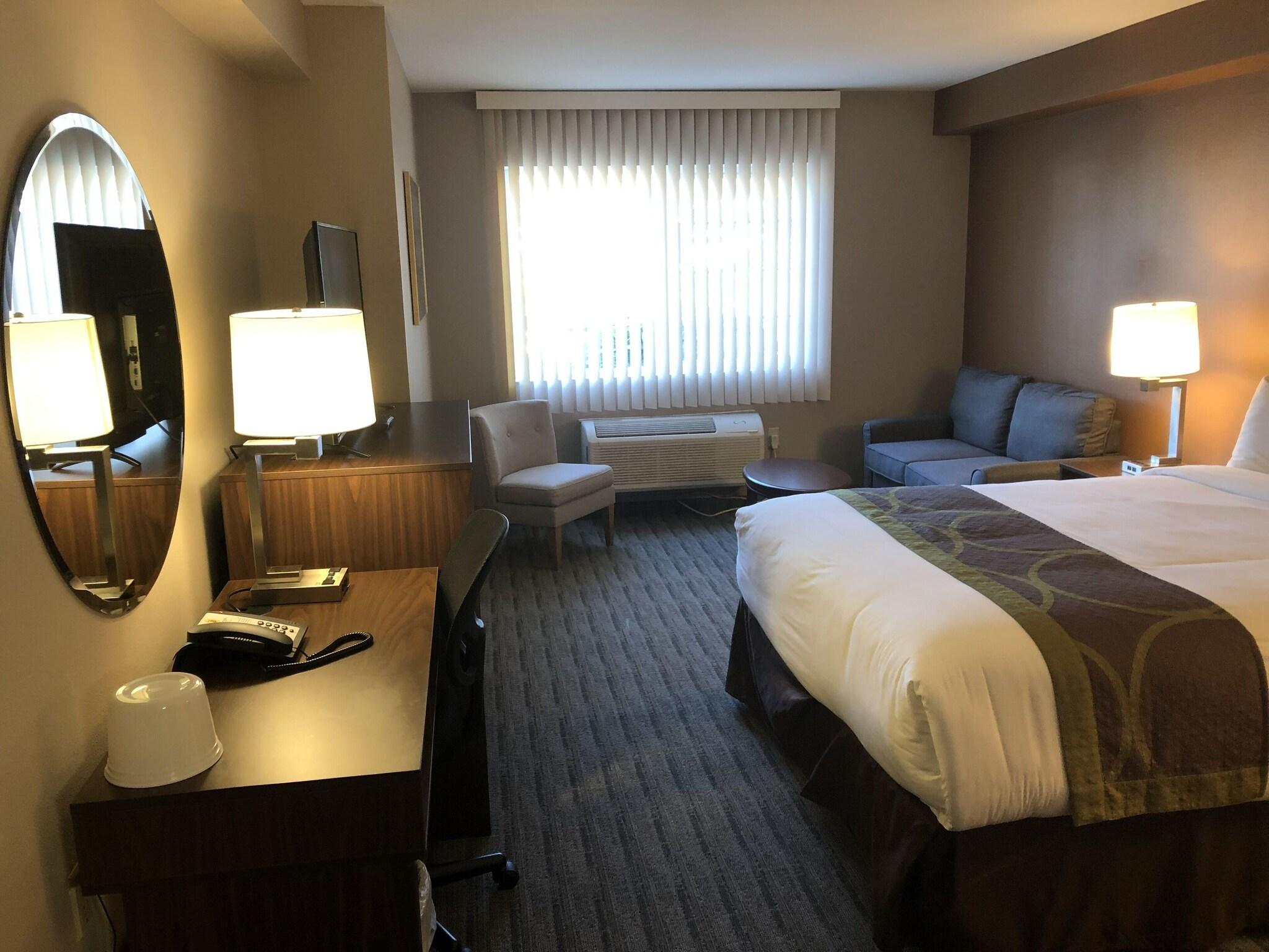 Super 8 By Wyndham Lynnwood 7/17