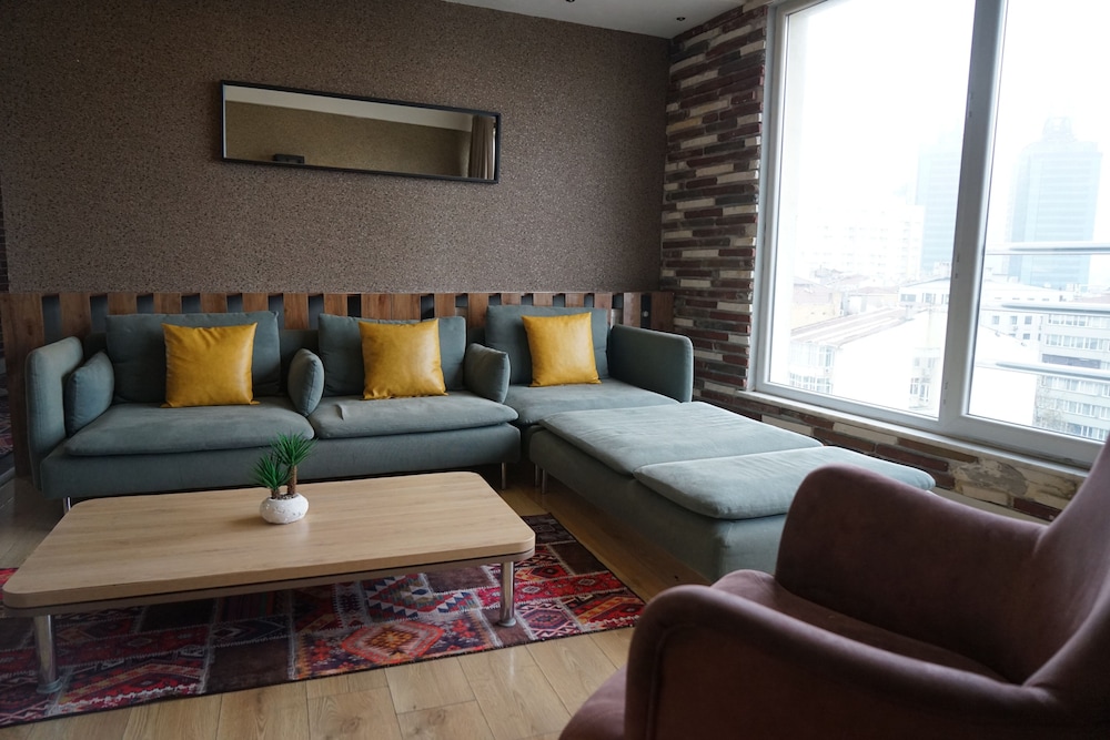 Corner Park Suites 31/50