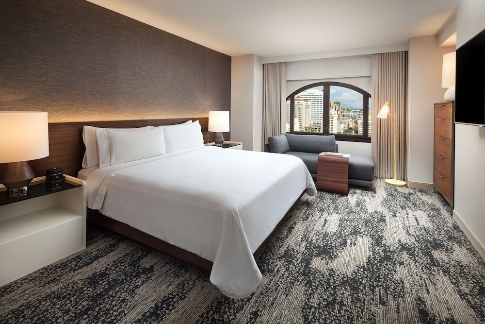 Westin Gaslamp Quarter 17/61