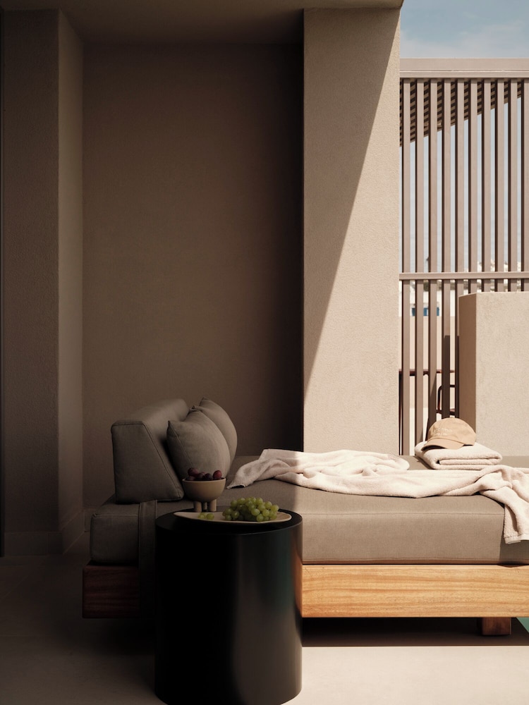 Enarma Suites & Spa 32/65