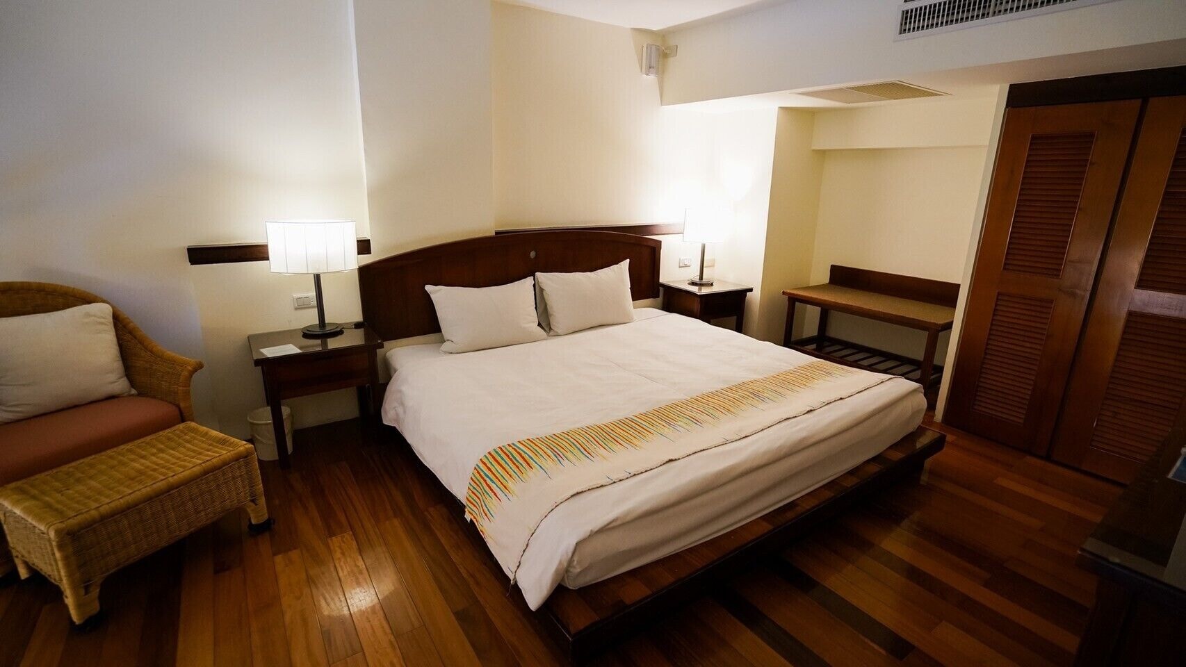 Mezzanine, 2 Double Beds