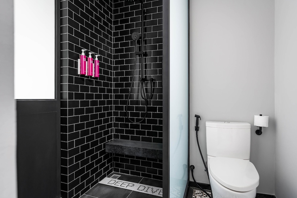 Moxy Bangkok Ratchaprasong 48/50