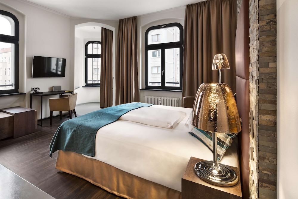 DELUXE, BALCONY