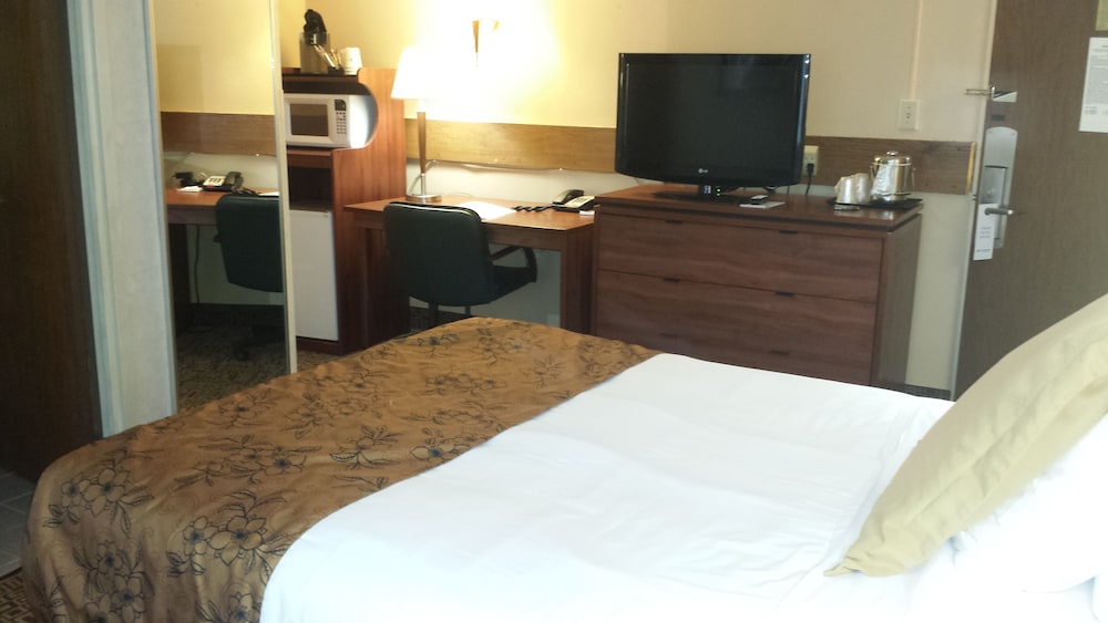 Quality Inn & Suites Black River Falls I-94 27/52