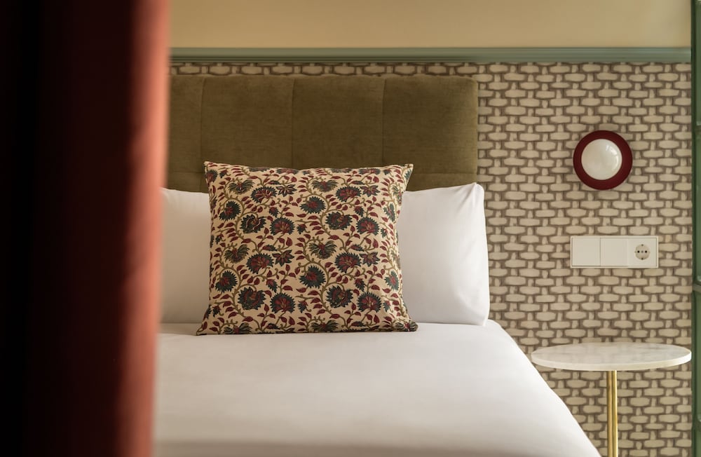Hotel Abril 22/50