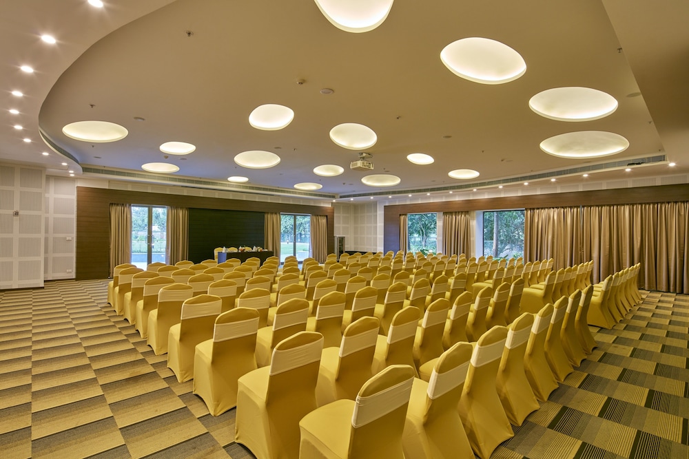 Signature Club Resort 36/46