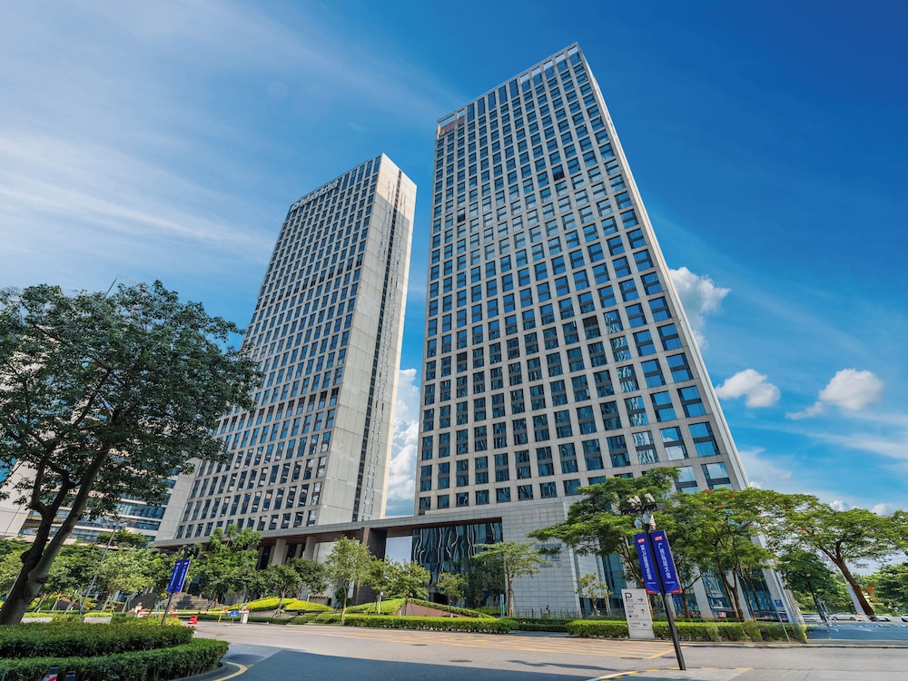 Yicheng Apartment Poly World Center 2/59