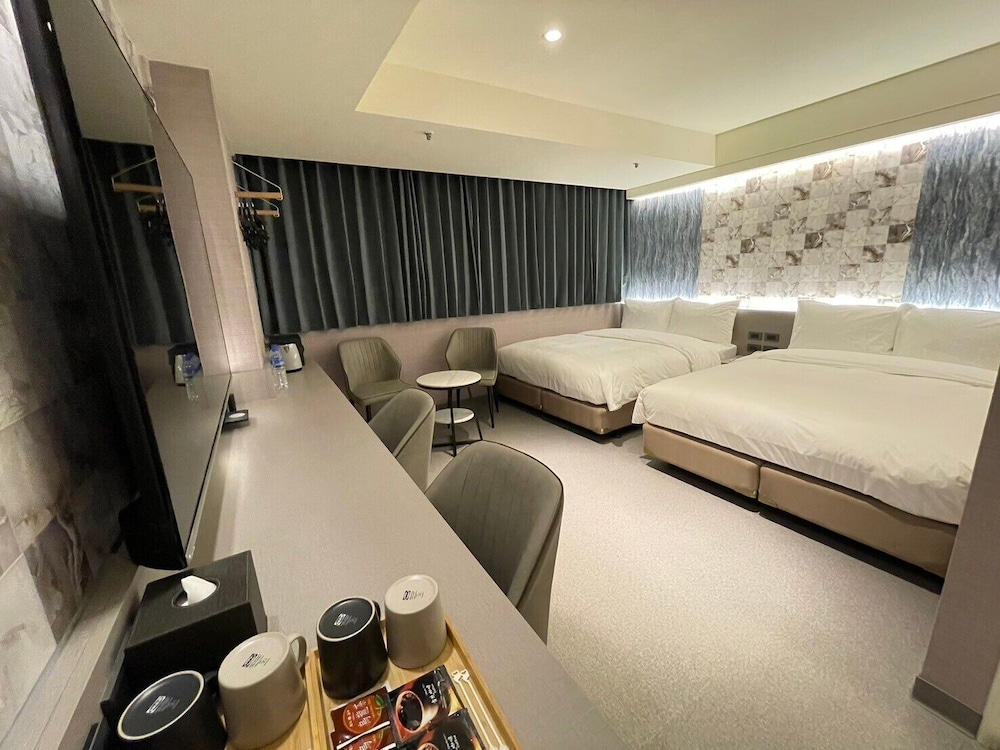 New City Hotel 25/41