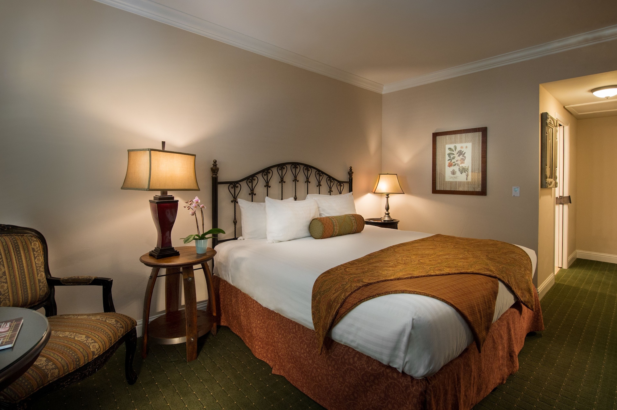 DELUXE, QUEEN BED