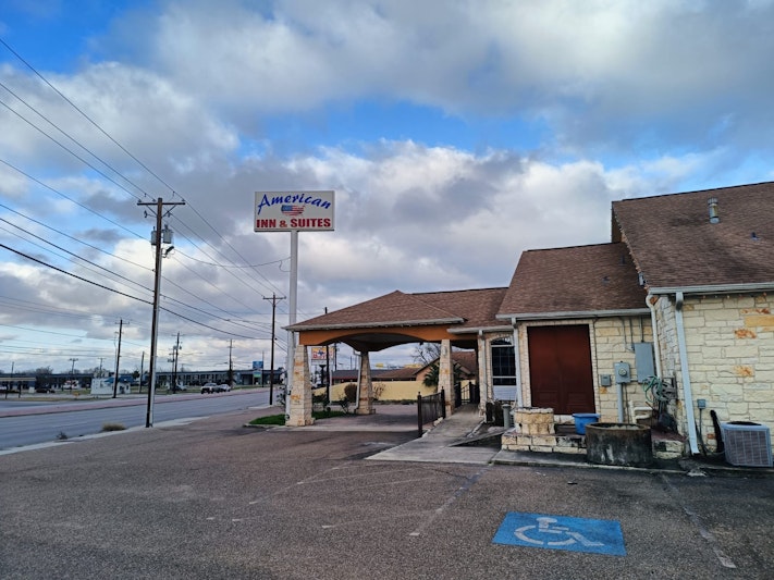 American Inn & Suites By Capital O Victoria US-59 21/26