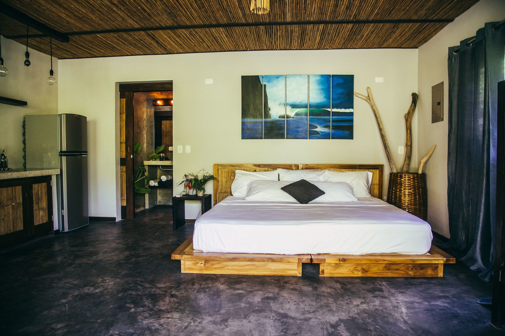 STUDIO, SUITE, KING BED, POOL VIEW, KITCHEN