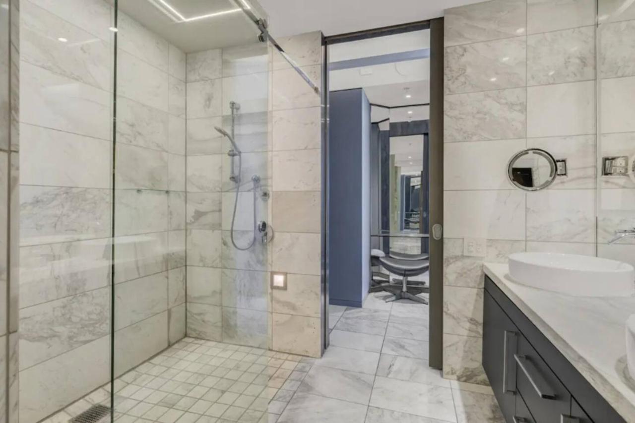 The Adele Palazzo Suite at Palms Place 23/23