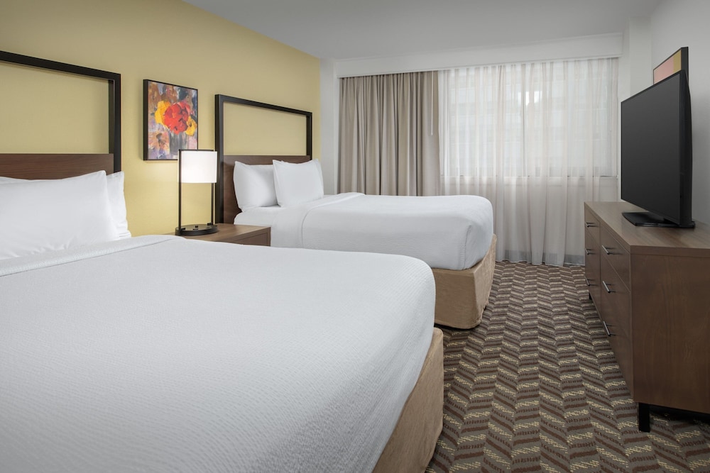 1 Bedroom, Suite, 2 Queen Beds, Sofa
