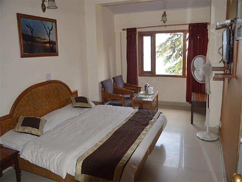 Hotel Kahkashan 7/16