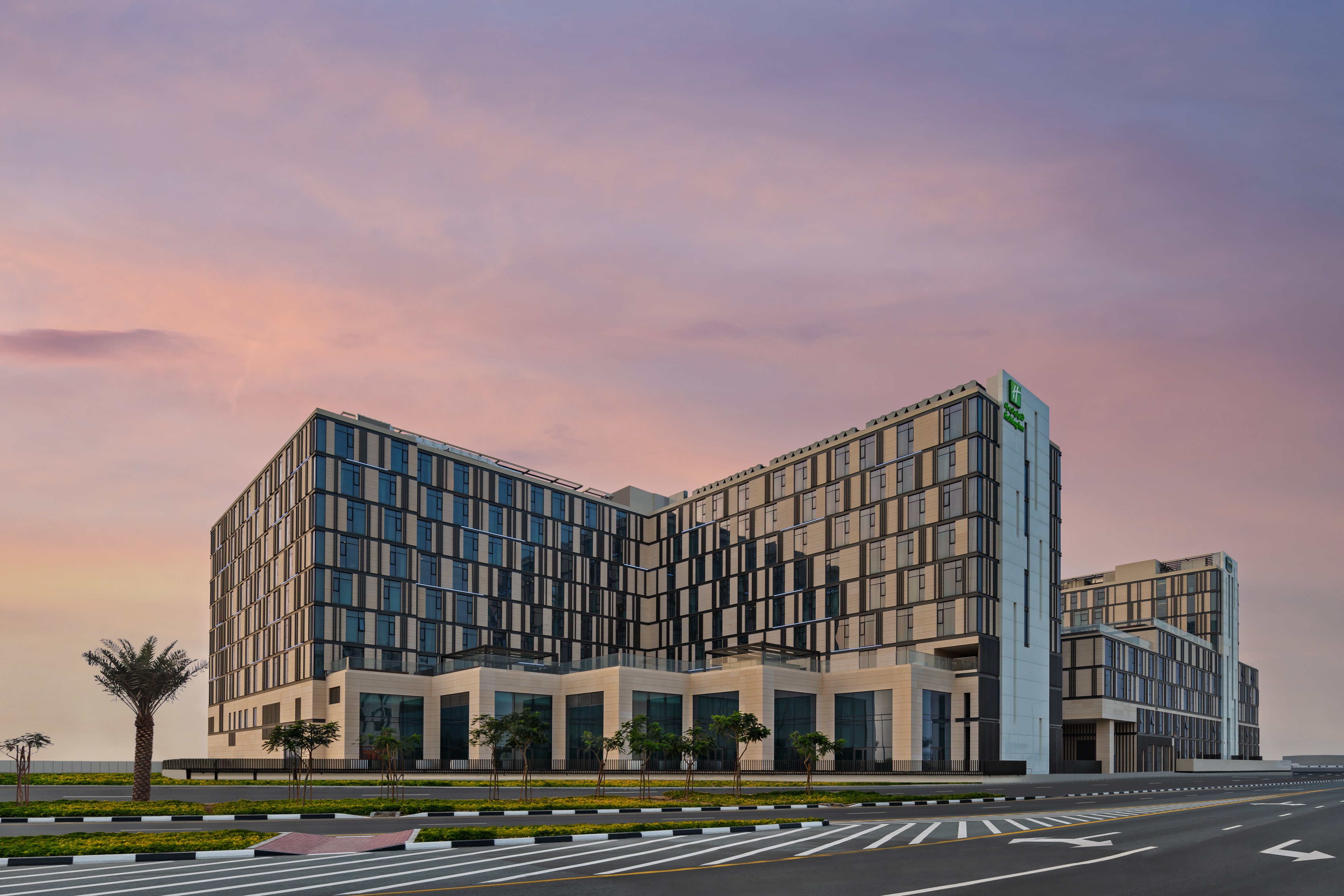 Staybridge Suites Dubai Al-Maktoum Airport 6/58
