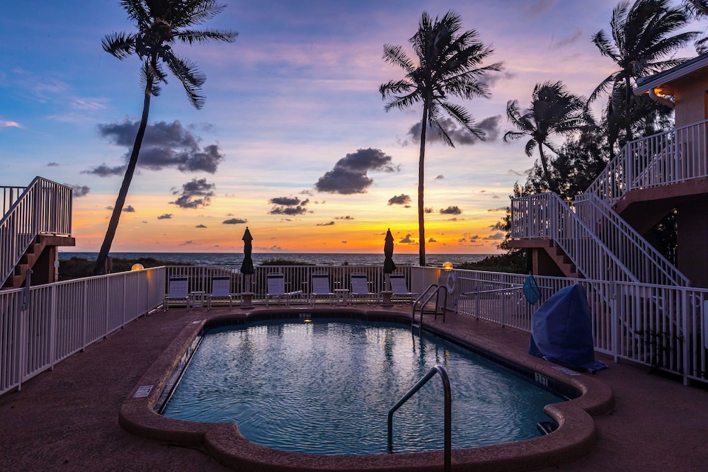 Emerald Seas Deerfield Beach Club 33/39