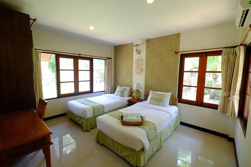 Suan Ban Krut Beach Resort 27/66