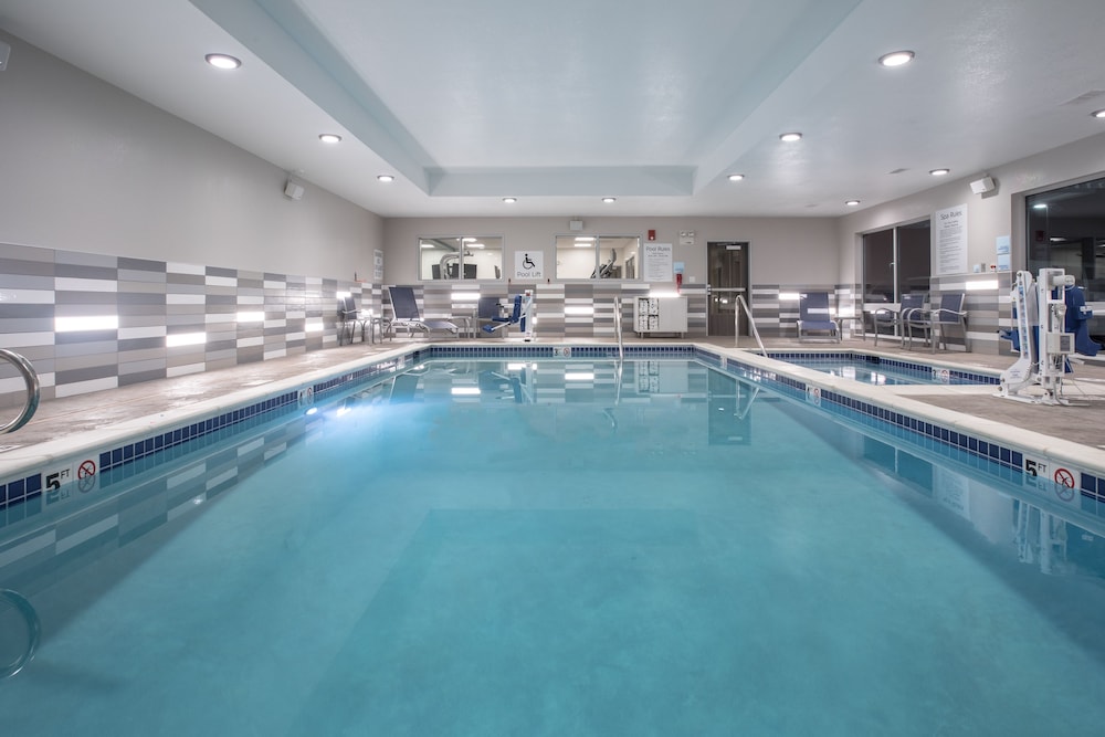 Holiday Inn Express And Suites Denver Ne Brighton 3/59