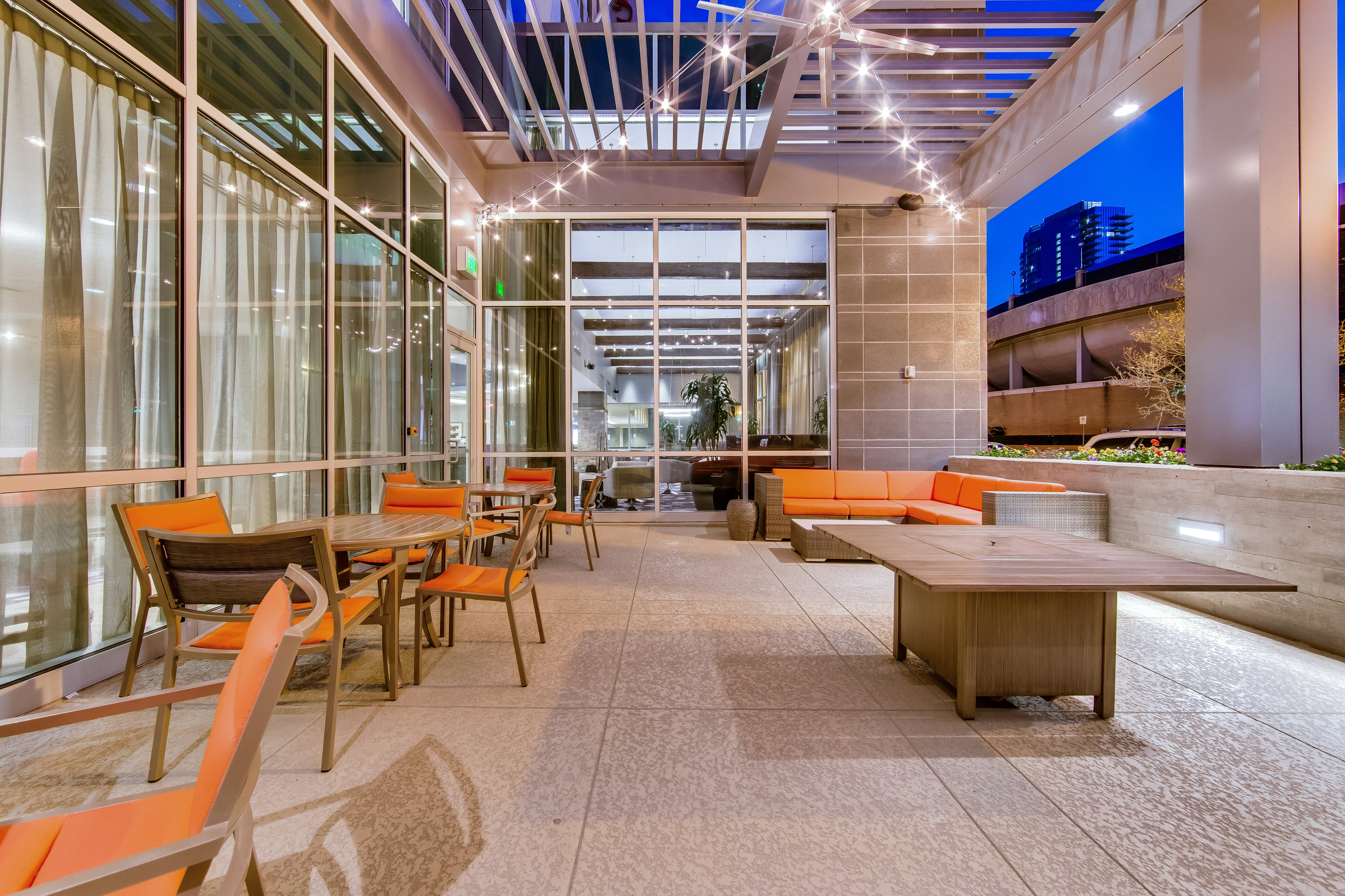 Hampton Inn and Suites Fort Worth Downtown, TX 35/58