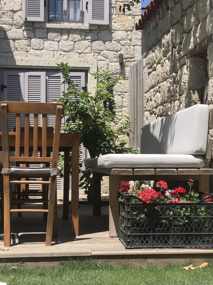 Alacati Cona Butik Otel 45/50