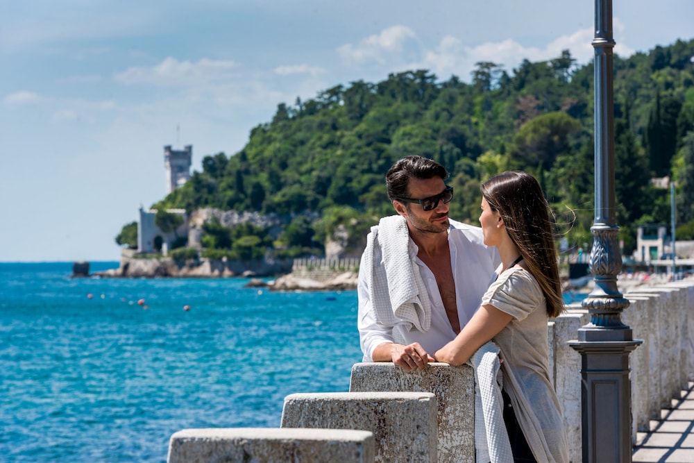 Miramare Hotel 65/72