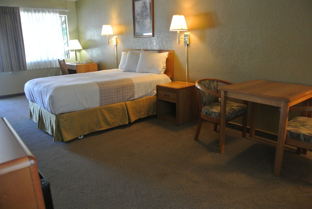 Vino Inn & Suites (ex Rancho Tee Motel) 29/63