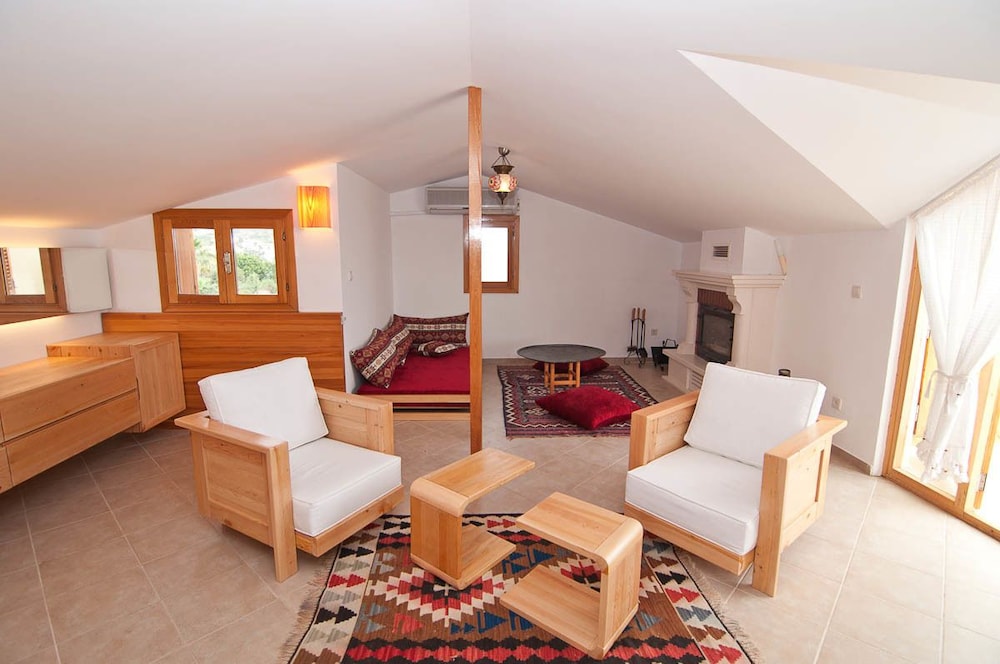 Lycia Hotel 37/65